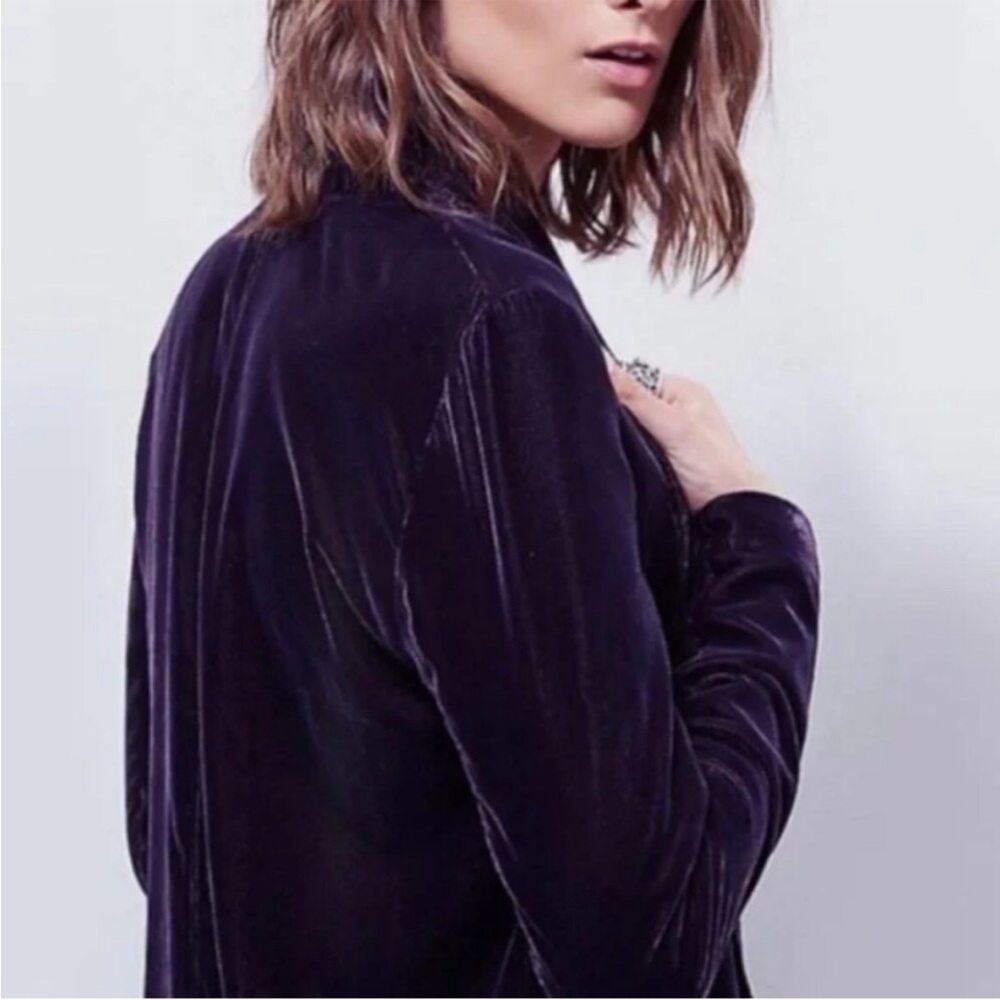 Free People Yesterday's Muse Velvet Jacket Soft Slouchy
Blazer in Deep Purple XS - Picture 8 of 11